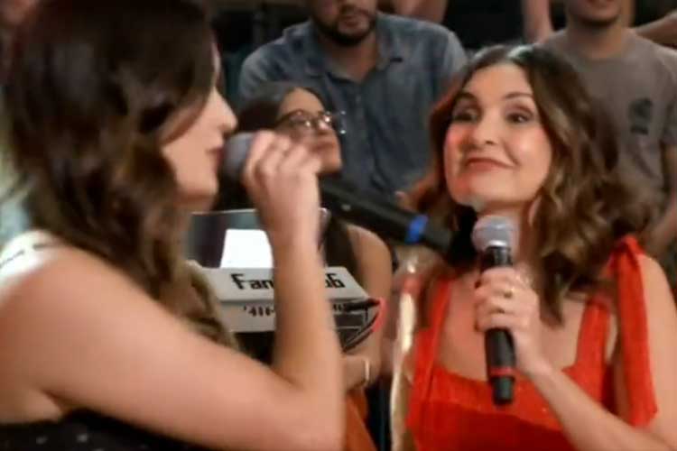 Fátima Bernardes e a filha soltam a voz durante o ‘Altas Horas’ e público reage: ‘Muito good vibes’