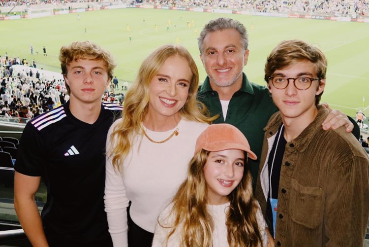 Luciano Huck encanta ao posar com a família no Maracanã: “vieram ajudar”
