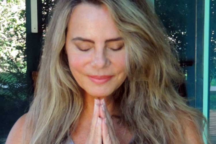 Bruna Lombardi é internada em São Paulo e fala sobre estado de saúde: ‘Recaída’