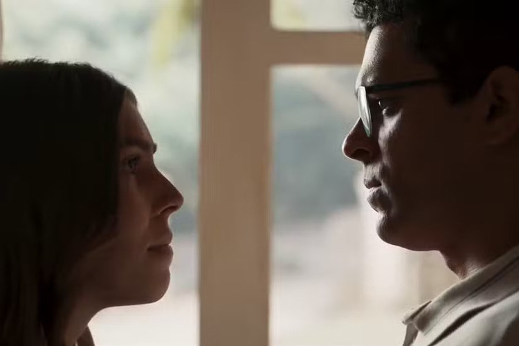 Renascer: Buba e José Augusto se beijam após a jovem fazer as pazes com a sua mãe