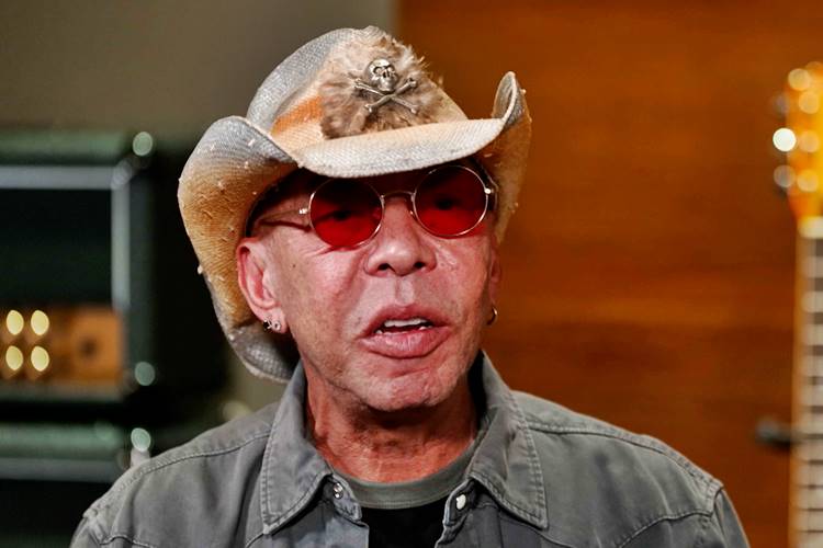 Domingo Espetacular entrevista o sertanejo Chrystian, que desabafa sobre a espera do transplante: “O meu rim estava com 11% só funcionando”