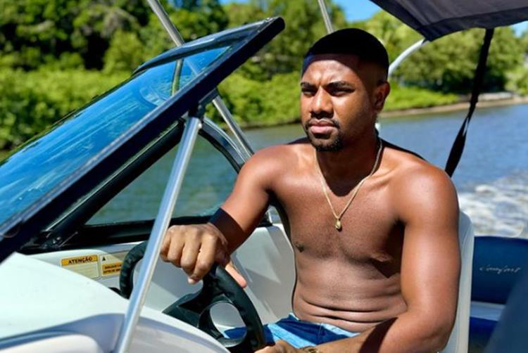 Gastando a fortuna! Davi ostenta em viagem e internautas dispara: “pior vencedor do BBB”