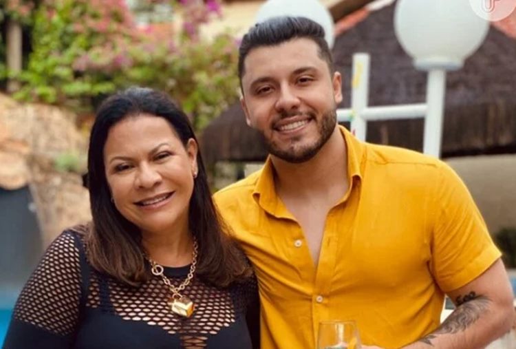 “Virou homem”, diz mãe de Marília Mendonça sobre Murilo Huff