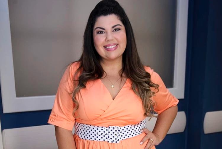 Fabiana Karla dá spoiler sobre reality e celebra contrato com o SBT