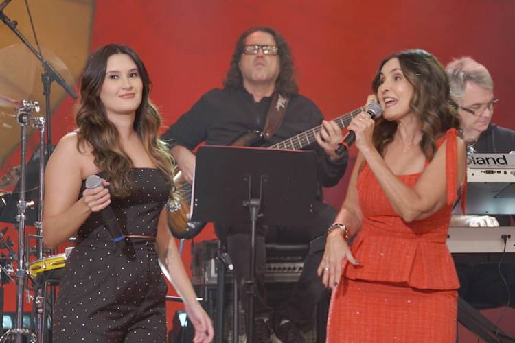 ‘Altas Horas’ especial Dia das Mães traz mães e filhos em duetos inéditos