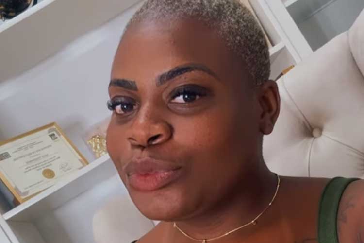 Jojo Todynho surge com axila peluda na academia e explica: ‘Não consegui raspar’