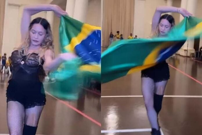 Madonna ensaiando com a bandeira do Brasil (Reprodução: Instagram)