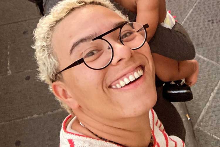 Maria Gadú publica clique raro da esposa e faz homenagem: ‘Motivo de agradecimento’