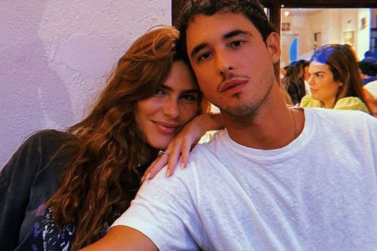 Um ano após se separar de Cauã Reymond, Mariana Goldfarb assume namoro com empresário