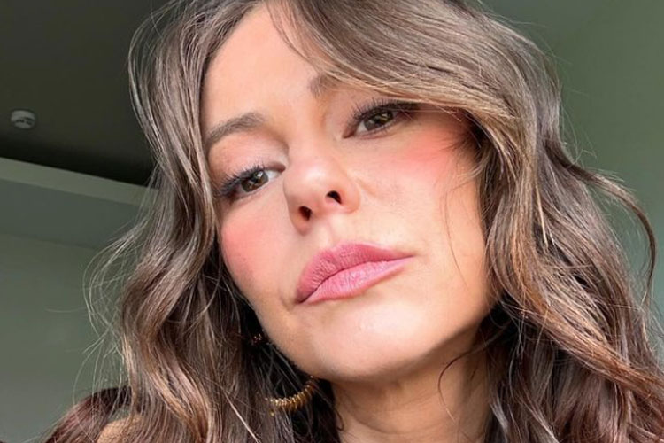 Sósia de Paolla Oliveira chama a atenção pela semelhança com a atriz: ‘Ela é linda’