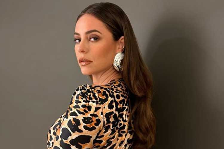 Paolla Oliveira transforma meme em look e encanta seguidores: ‘Sabia que ia fazer sucesso’