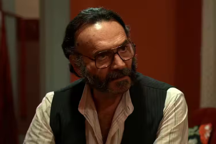 Renascer: Rachid se desespera com desprezo de Dona Patroa em meio a paixão avassaladora