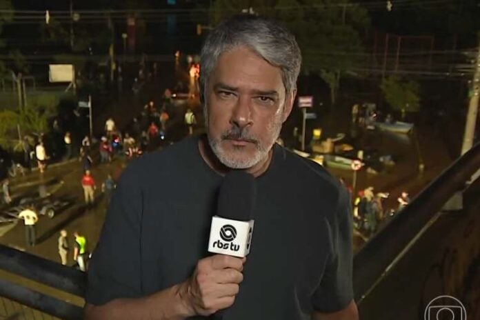 William Bonner diretamente de Porto Alegre (Reprodução: TV Globo/ RBS)