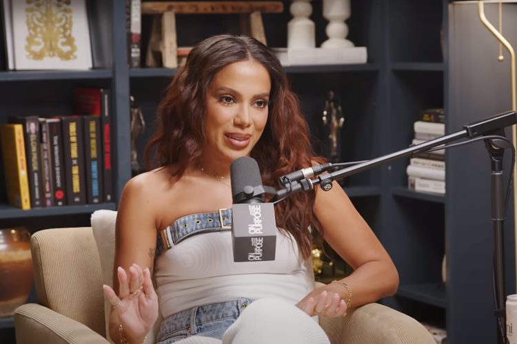 Anitta se emociona ao relembrar abuso que sofreu na juventude: “eu não queria”