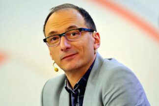 Fora da Record, Britto Jr. está irreconhecível e é dono de grande canal