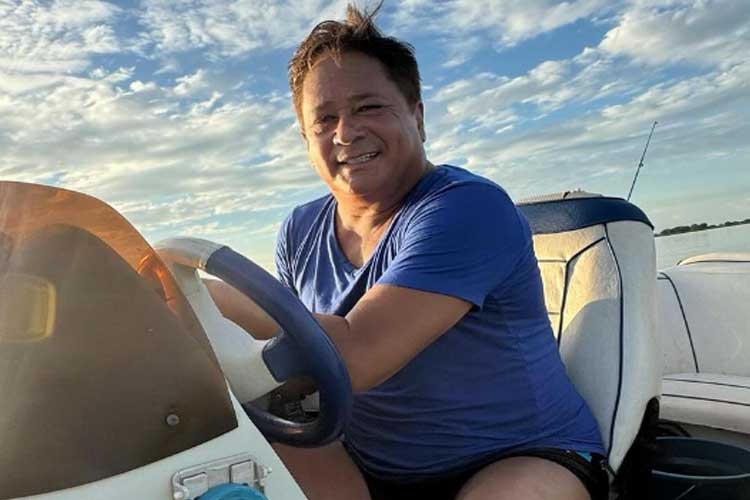 Leonardo surge tratando do gado em fazenda e fãs reagem: ‘Messi do sertanejo’