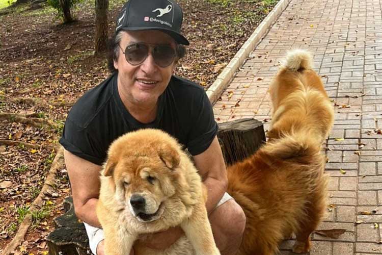 Ex-mulher de Nahim realiza último desejo do cantor