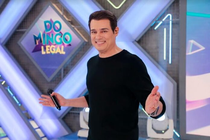 Celso Portiolli comanda o Domingo Legal