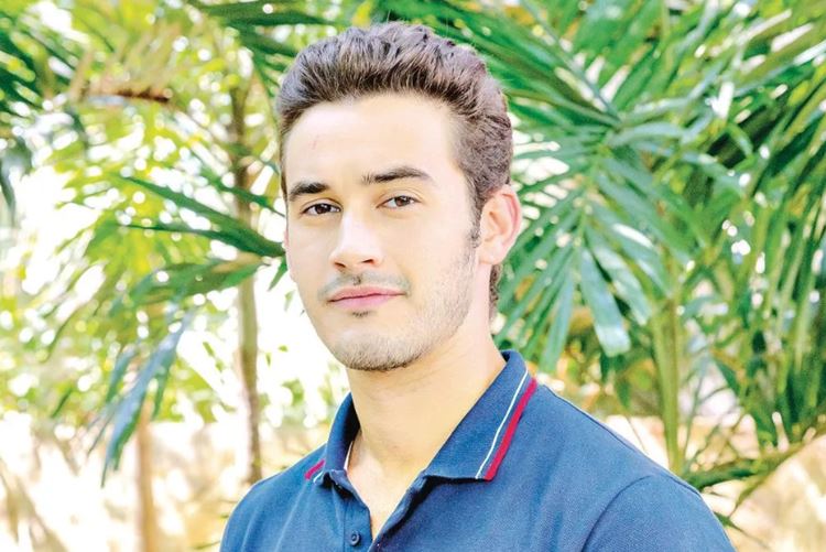 Filipe Bragança detalha cena picante e revela que ficou nu em gravação de novela na Globo