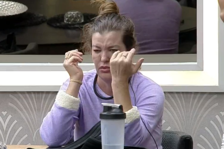 A Grande Conquista 2: Geni não segura o choro e relata desrespeito dos rivais