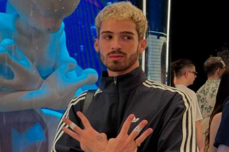 João Guilherme mescla o tradicional com o moderno e aparece de saia durante viagem ao Japão