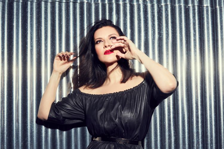 Laura Pausini alcança 5 bilhões de streams nas plataformas de música