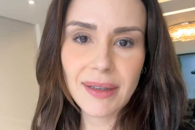 Nadja Haddad emociona ao mostrar tatuagem feita em homenagem aos filhos gêmeos