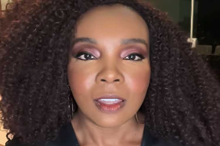 Mãe de Thelma Assis é diagnosticada com câncer raro e ex-BBB faz alerta: ‘Às vezes acontece isso’