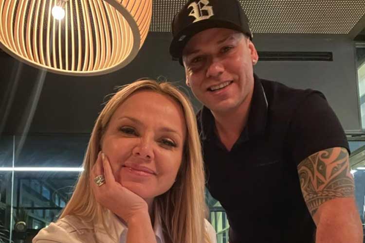 Tiago Barnabé, a Narcisa, emociona ao se despedir de Eliana: ‘Jamais poderia imaginar’