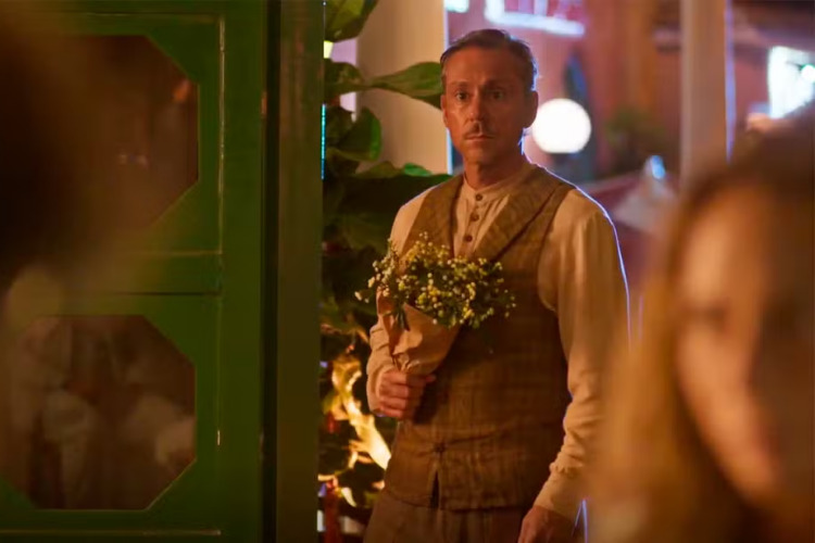 No Rancho Fundo: Tico Leonel flagrará Zefa Leonel e Ariosto jantando juntos