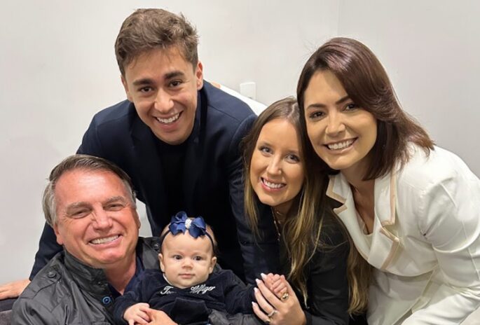 Bolsonaro com a família de Nikolas Ferreira - Foto: Instagram