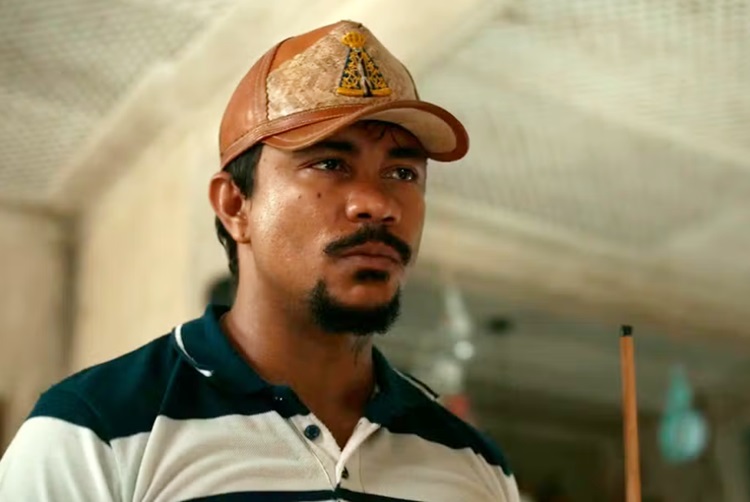 Renascer: Damião flagra chifre de Ritinha e puxa facão para matar