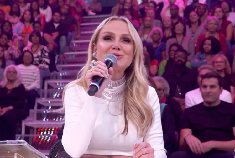 Eliana recebe homenagem do filho e vai às lágrimas no ‘Domingão com Huck’