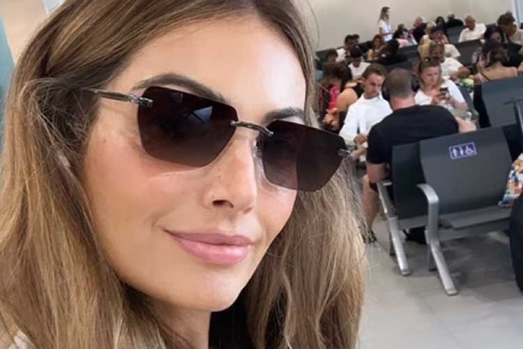 Patricia Poeta surge em novos registros durante viagem pela Grécia: ‘Parece até uma escultura’