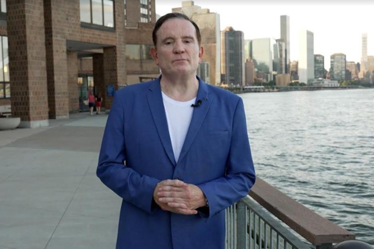 No ‘Domingo Espetacular’, Cabrini entrevista ex-marido de galerista americano morto no Brasil