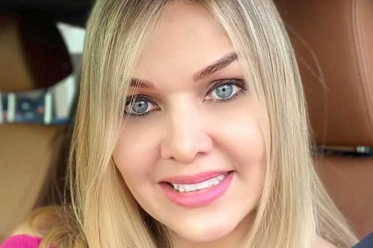 Viúva do cantor Leandro surge nos bastidores de show de Leonardo em data especial