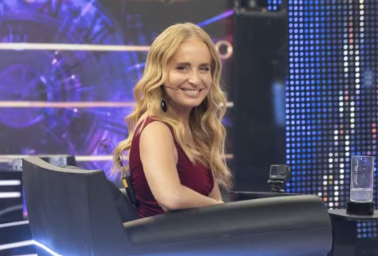 Angélica revela que não quer mais exibir pernas e barriga