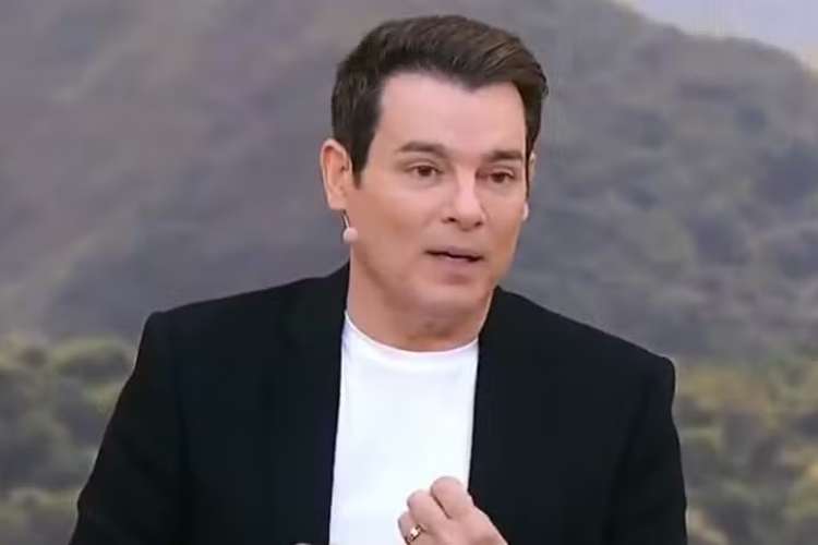 Record estuda possibilidade de tirar Celso Portiolli do SBT para reforçar sua programação de domingo