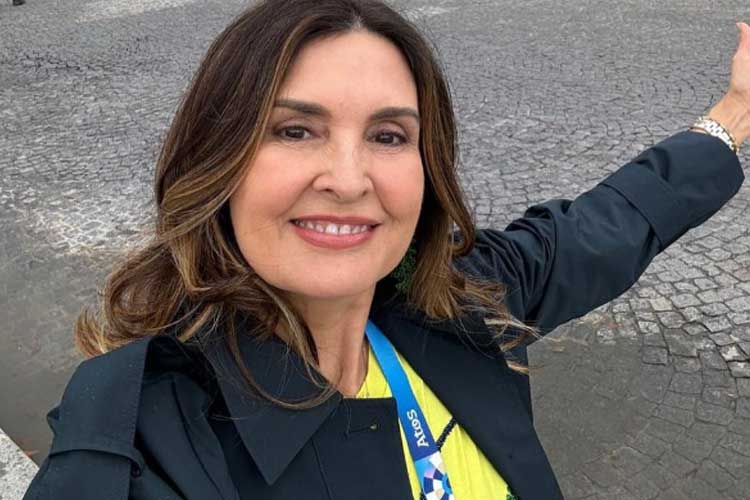 Fátima Bernardes surge com visual repaginado ao voltar de viagem: ‘Cortei, pintei, hidratei’