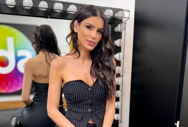 Gaby Cabrini some do ‘Fofocalizando’ e Leo Dias abre o jogo ao vivo no SBT