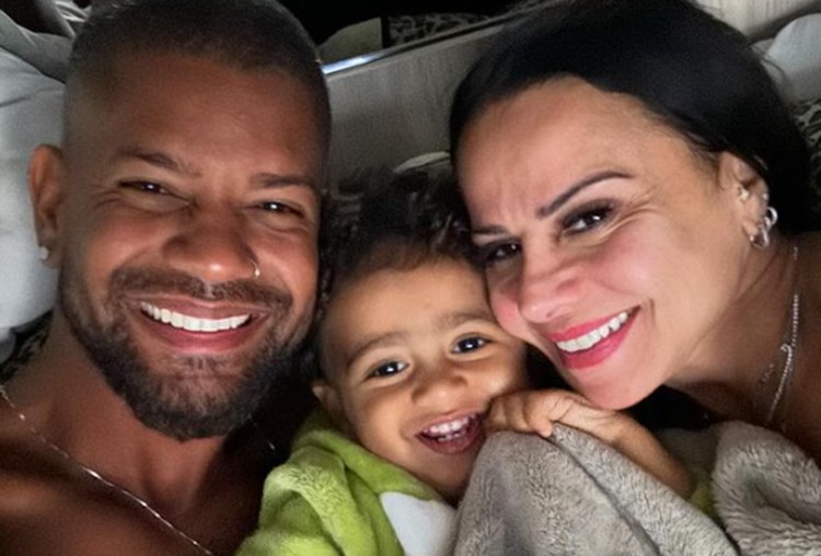 Viviane Araújo mostra paixão do filho Joaquim por grande clube brasileiro