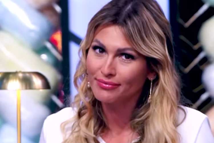 Lívia Andrade homenageia Silvio Santos de maneira especial no ‘Domingão com Huck’