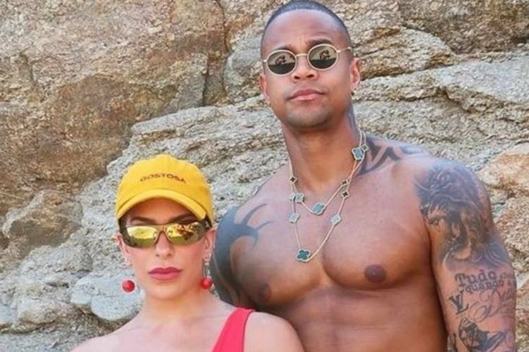 Lore Improta e Léo Santana impressionam com curvas musculosas na Grécia: ‘Deuses’