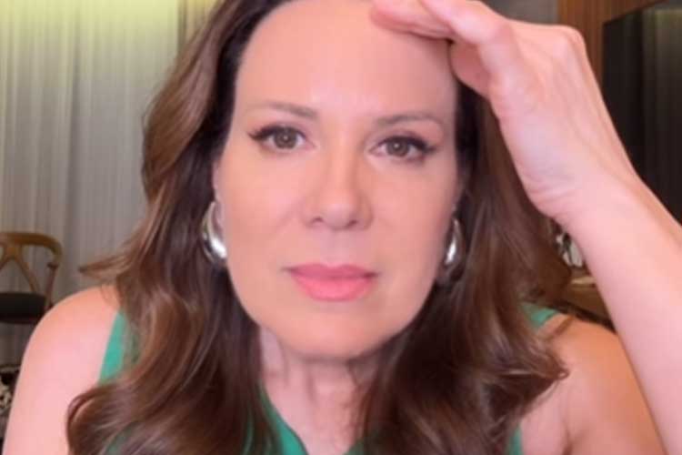 Regina Volpato é pega de surpresa com pergunta de internauta: ‘Você precisa se tratar’