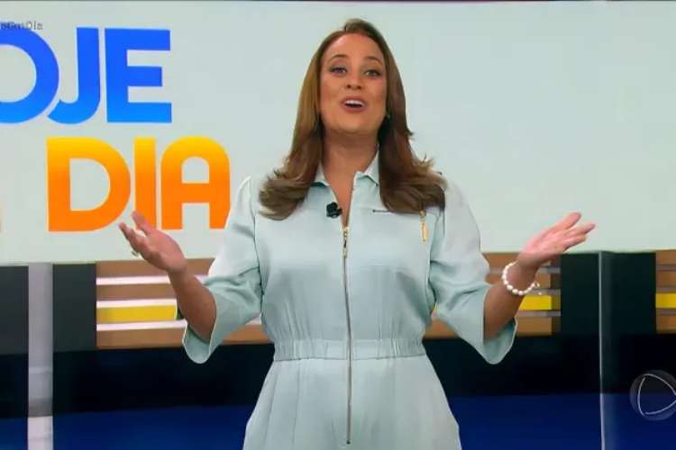 Renata Alves se acidenta em casa, sofre fratura e é tirada da apresentação do Hoje em Dia na Record