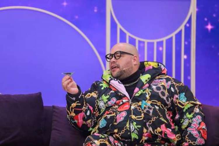 Em conversa com Virginia Fonseca, Tiago Abravanel abre o jogo e classifica cantor de funk como ‘insuportável’