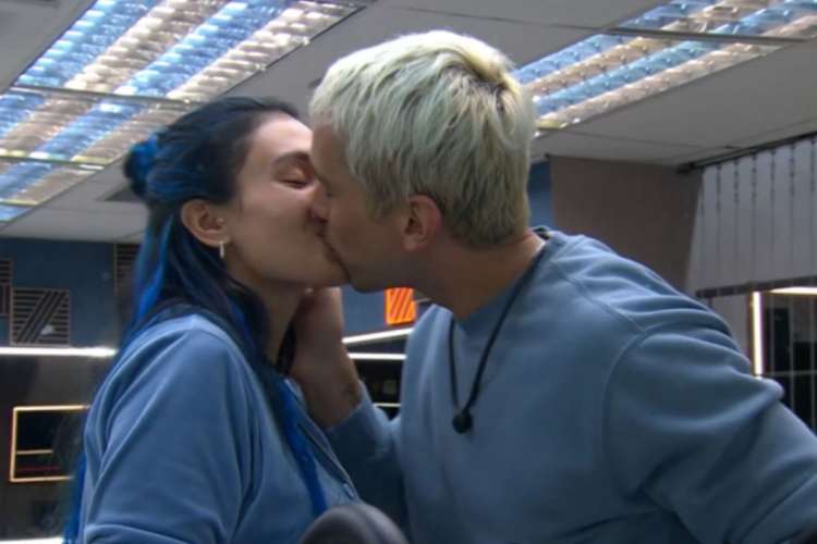 Estrela da Casa: Unna X e Matheus Torres se beijam pela primeira vez