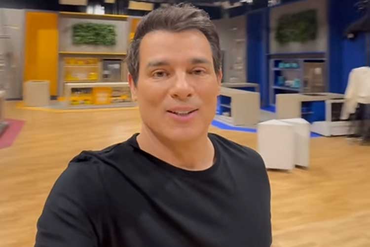 Celso Portiolli surge nos bastidores de antigo quadro de Eliana no SBT: ‘Primeira vez’