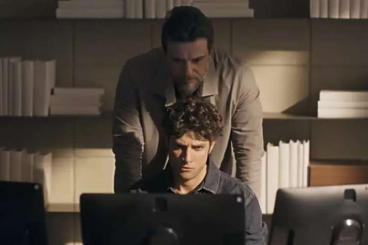 Mania de Você: Mavi descobre que Molina é seu pai e acabará enfrentando o vilão