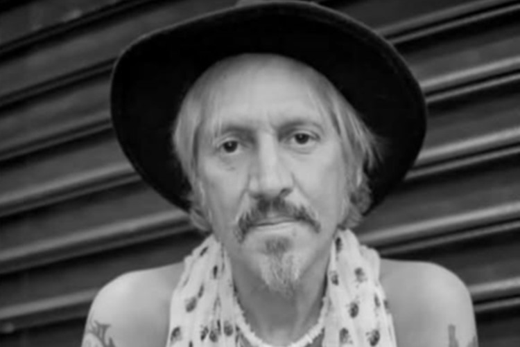 Morre Pit Passarell, baixista da banda de heavy metal Viper, aos 56 anos